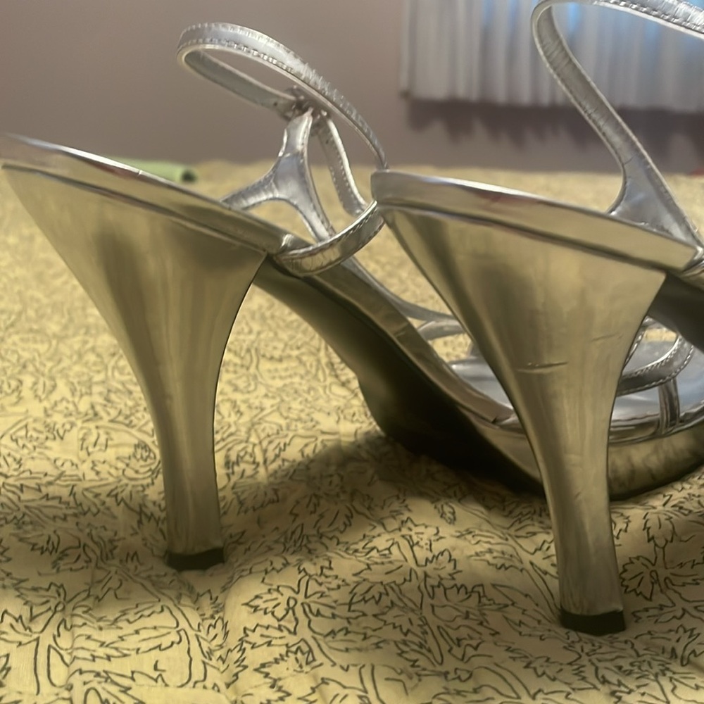 NEW Silver Women's Sandals 8M - Picture 3 of 8